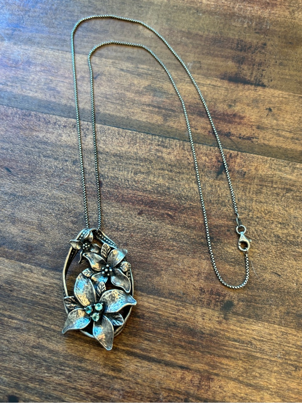 925 PZ Israel Sterling Floral Pendant Necklace with 3 Apatite Stones